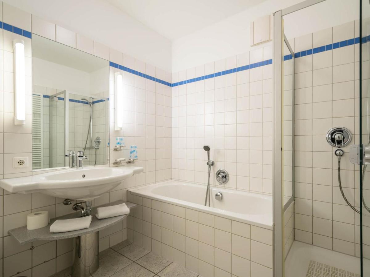 Kaiservillen Heringsdorf - Ferienwohnung Mit 1 Schlafzimmer Und Terrasse D102 Екстер'єр фото